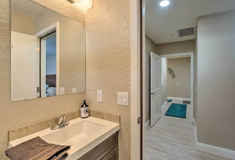 Spacious Home W/ Bbq, 1/2 Mi To Lake Havasu!