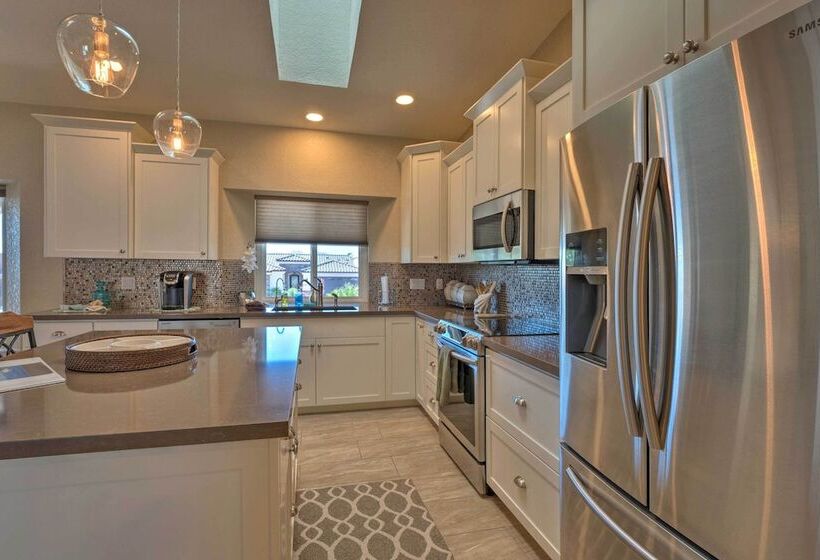 Spacious Home W/ Bbq, 1/2 Mi To Lake Havasu!