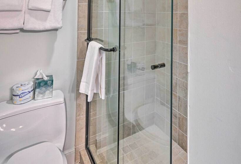 Cashiers Retreat W/ Fireplace & Mtn Views!