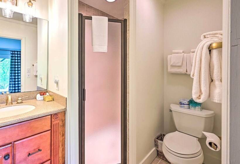 Cashiers Retreat W/ Fireplace & Mtn Views!