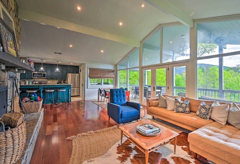 Cashiers Retreat W/ Fireplace & Mtn Views!