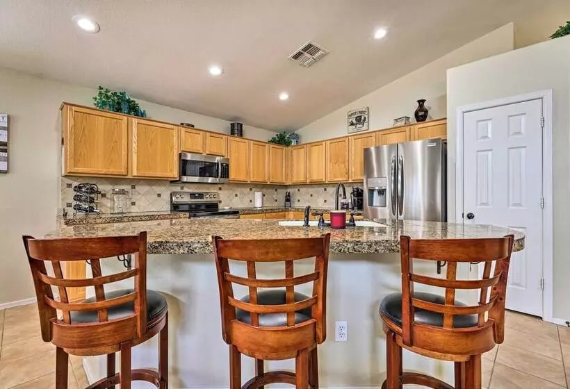 Surprise Home < 5 Mi To Stadium & Golfing!