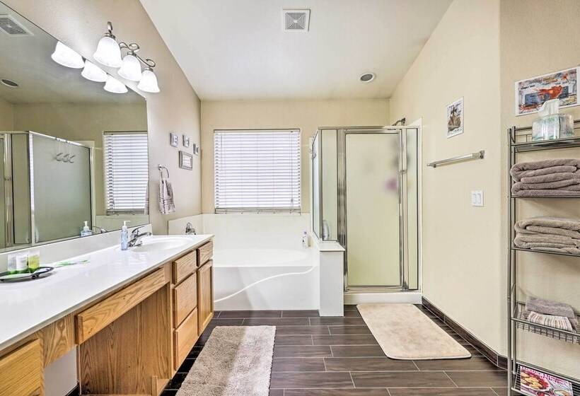 Surprise Home < 5 Mi To Stadium & Golfing!