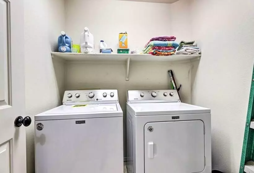 Surprise Home < 5 Mi To Stadium & Golfing!