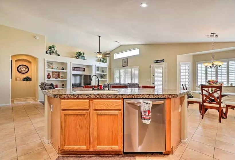 Surprise Home < 5 Mi To Stadium & Golfing!