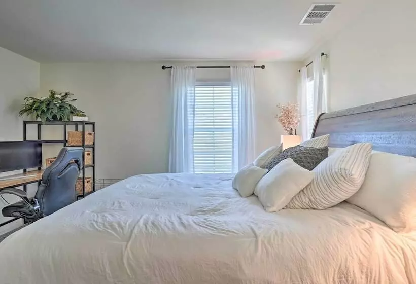 Tasteful Menifee Home: Patio, By Theme Parks!