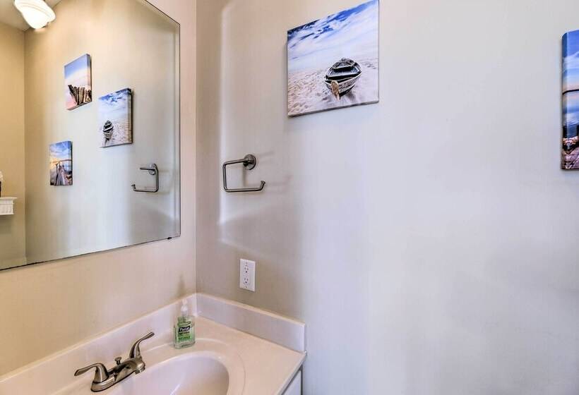 Waterfront Emerald Isle Home W/ Dock Access!