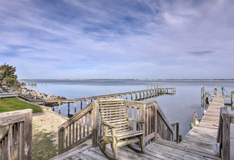 Waterfront Emerald Isle Home W/ Dock Access!