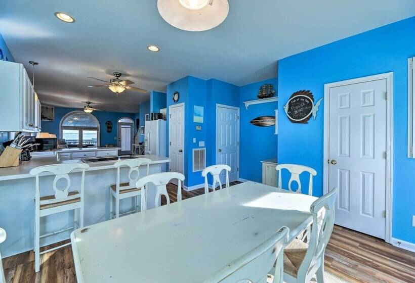 Waterfront Emerald Isle Home W/ Dock Access!