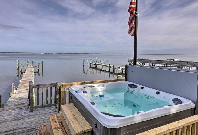 Waterfront Emerald Isle Home W/ Dock Access!