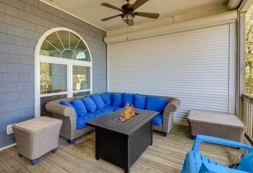 Waterfront Emerald Isle Home W/ Dock Access!