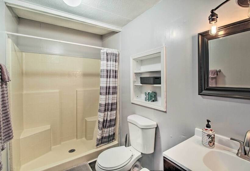 Woodsy Retreat W/ Deck 2 Mi To Rainbow Lake!