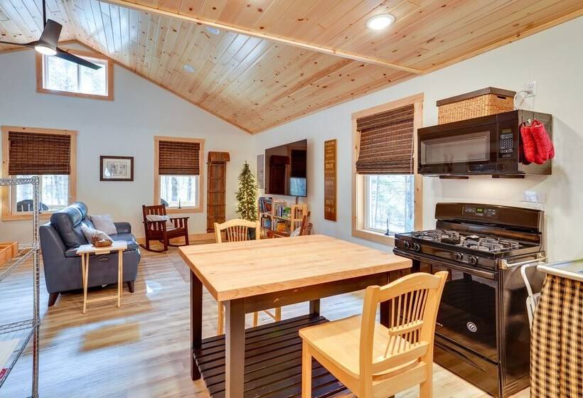 Beautiful Greig Cabin: 2 Mi To Brantingham!