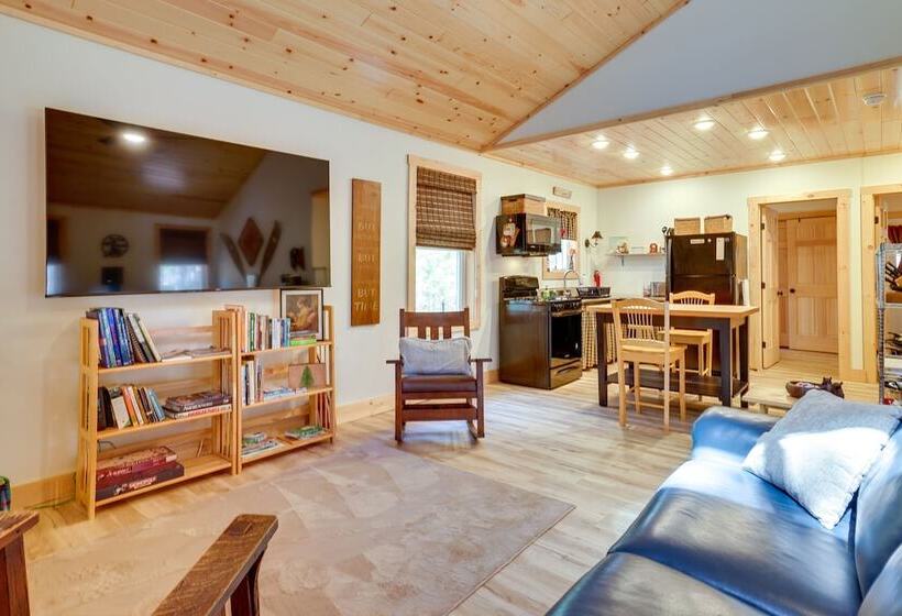 Beautiful Greig Cabin: 2 Mi To Brantingham!