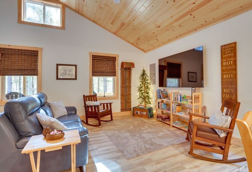 Beautiful Greig Cabin: 2 Mi To Brantingham!