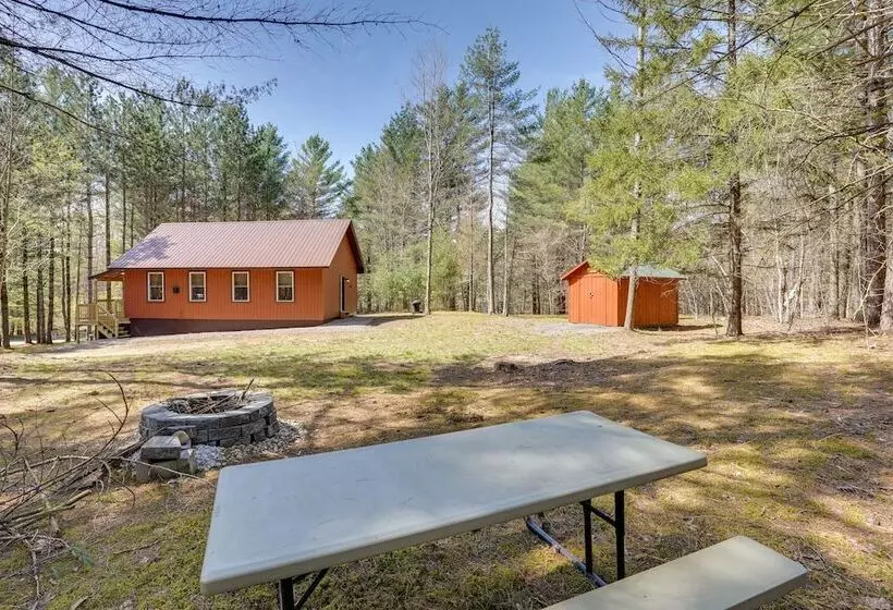 Beautiful Greig Cabin: 2 Mi To Brantingham!