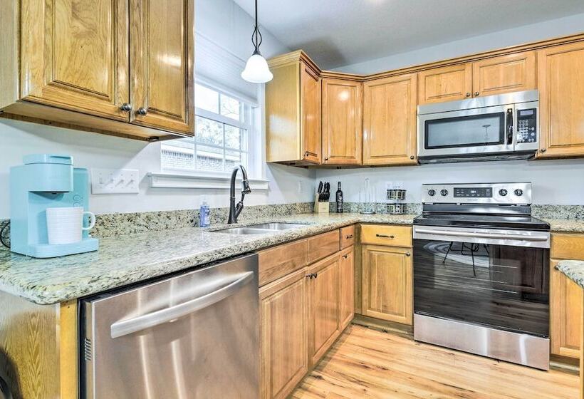 Long Beach Gulf Coast Cottage ~ Half Mi To Sand!