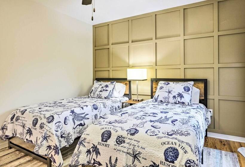 Long Beach Gulf Coast Cottage ~ Half Mi To Sand!