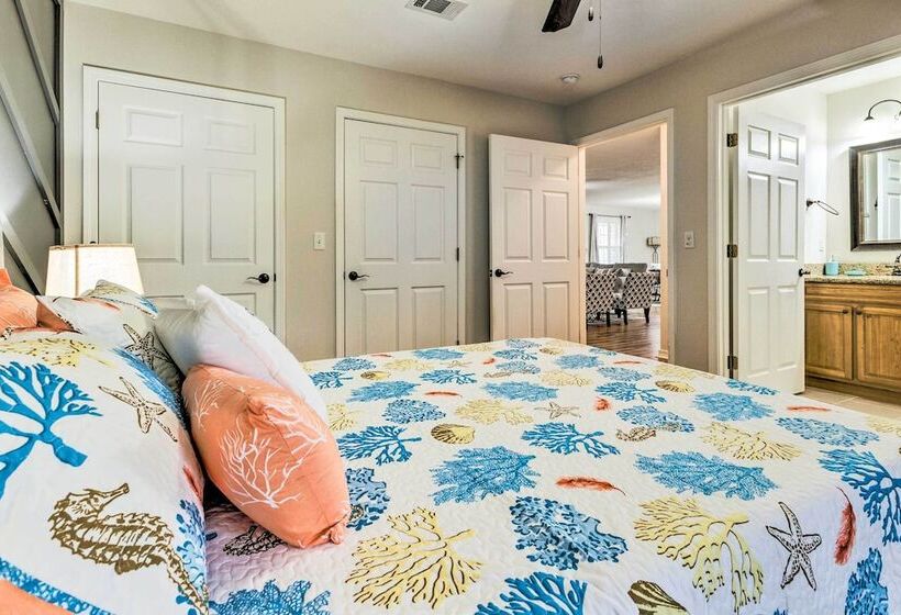 Long Beach Gulf Coast Cottage ~ Half Mi To Sand!