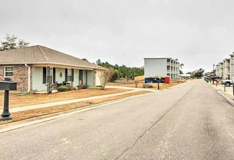 Long Beach Gulf Coast Cottage ~ Half Mi To Sand!