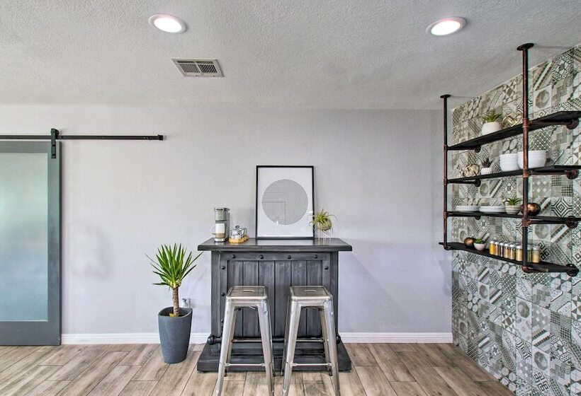 Charming Phoenix Home W/ Patio ~ 3 Miles To Dtwn!