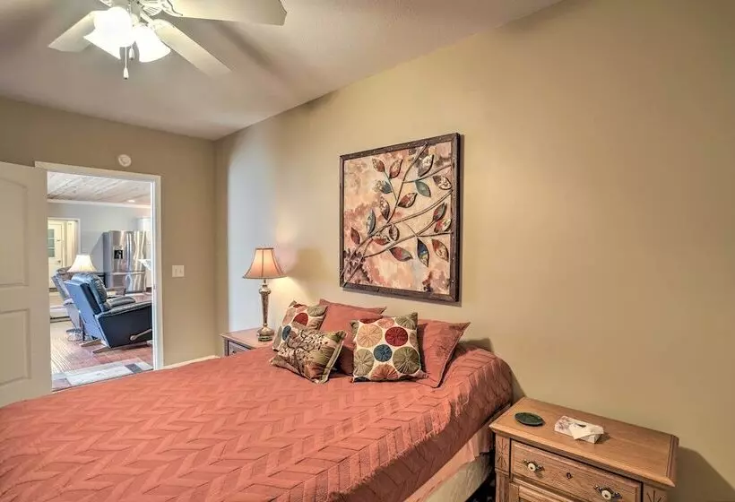 Cheerful Tiffin Digs In The Heart Of Downtown