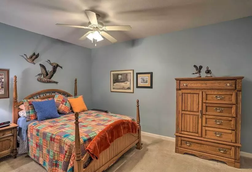 Cheerful Tiffin Digs In The Heart Of Downtown