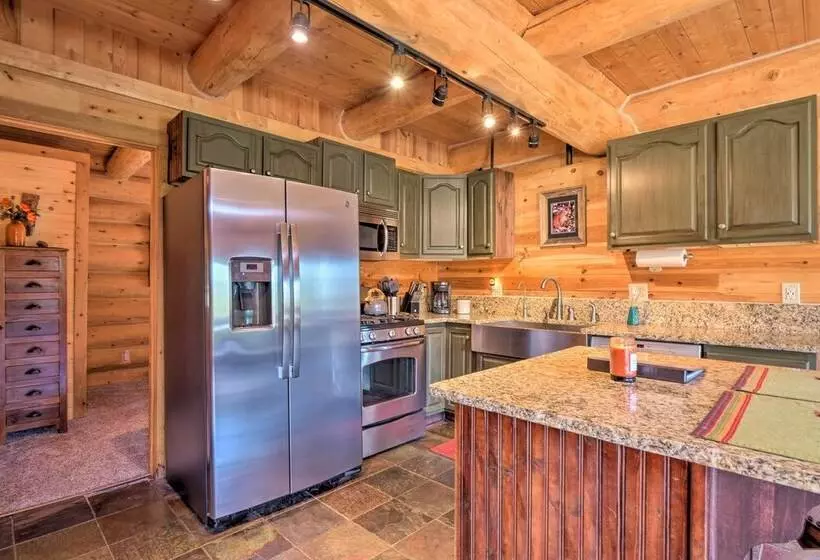 Chic Fairplay Cabin With Deck & Mountain Views!