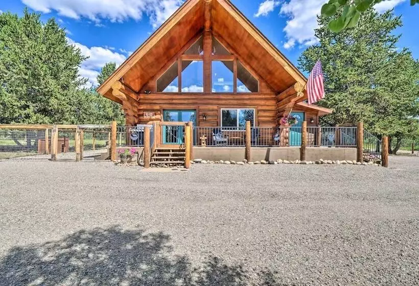 Chic Fairplay Cabin With Deck & Mountain Views!