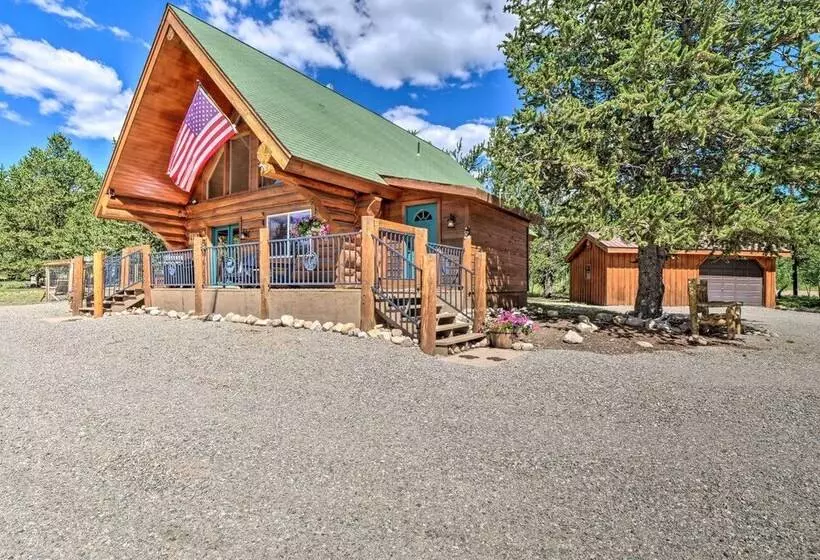 Chic Fairplay Cabin With Deck & Mountain Views!
