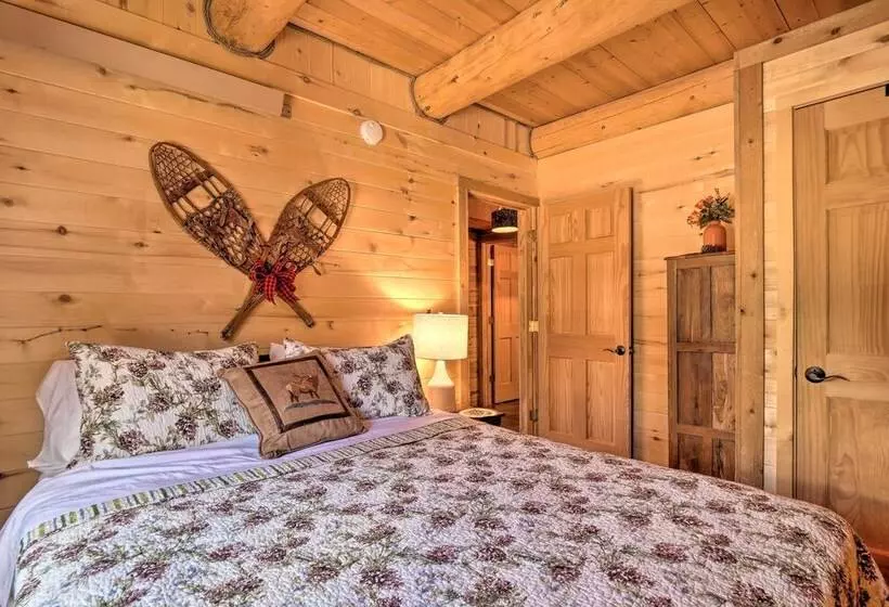 Chic Fairplay Cabin With Deck & Mountain Views!