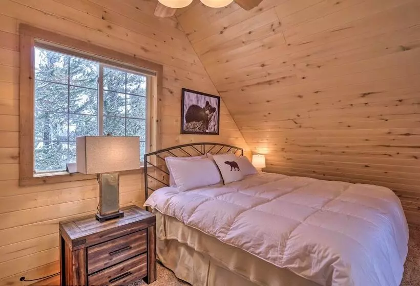 Chic Fairplay Cabin With Deck & Mountain Views!