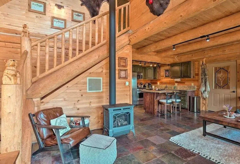 Chic Fairplay Cabin With Deck & Mountain Views!