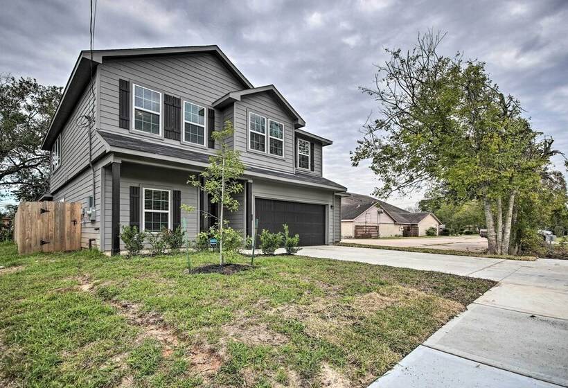 Chic Houston Home W/ Game Room ~ 8 Mi To Dtwn