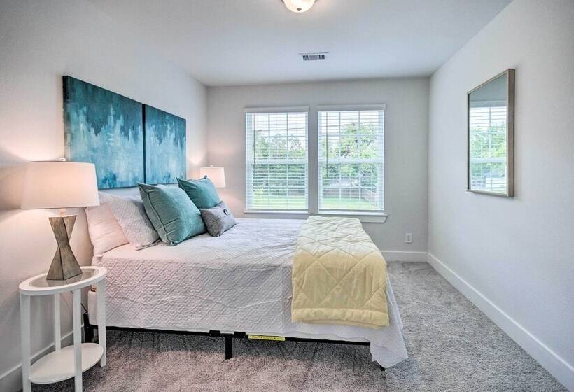 Chic Houston Home W/ Game Room ~ 8 Mi To Dtwn