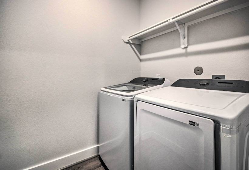 Chic Houston Home W/ Game Room ~ 8 Mi To Dtwn