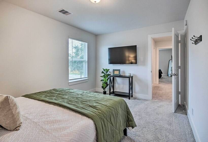 Chic Houston Home W/ Game Room ~ 8 Mi To Dtwn