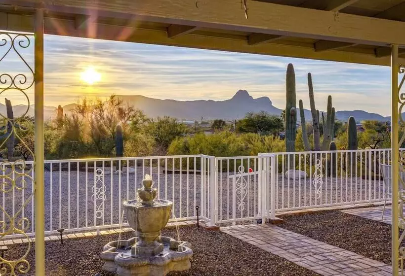 Classy Tucson Escape W/ Fire Pit On 5 Acres!