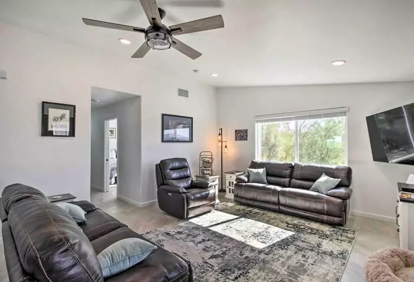 Classy Tucson Escape W/ Fire Pit On 5 Acres!