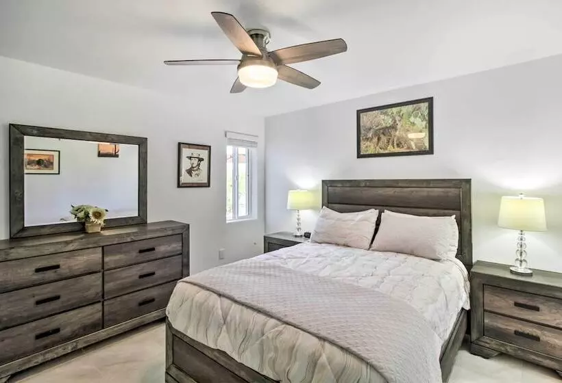 Classy Tucson Escape W/ Fire Pit On 5 Acres!