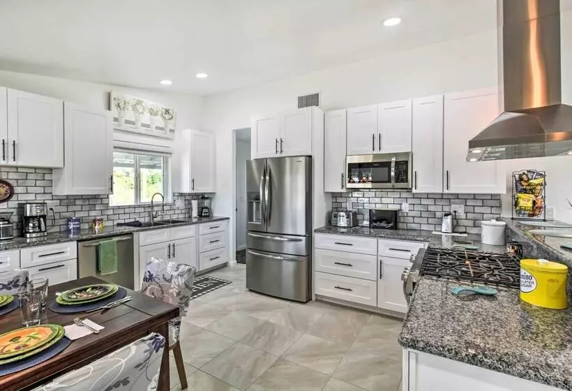 Classy Tucson Escape W/ Fire Pit On 5 Acres!