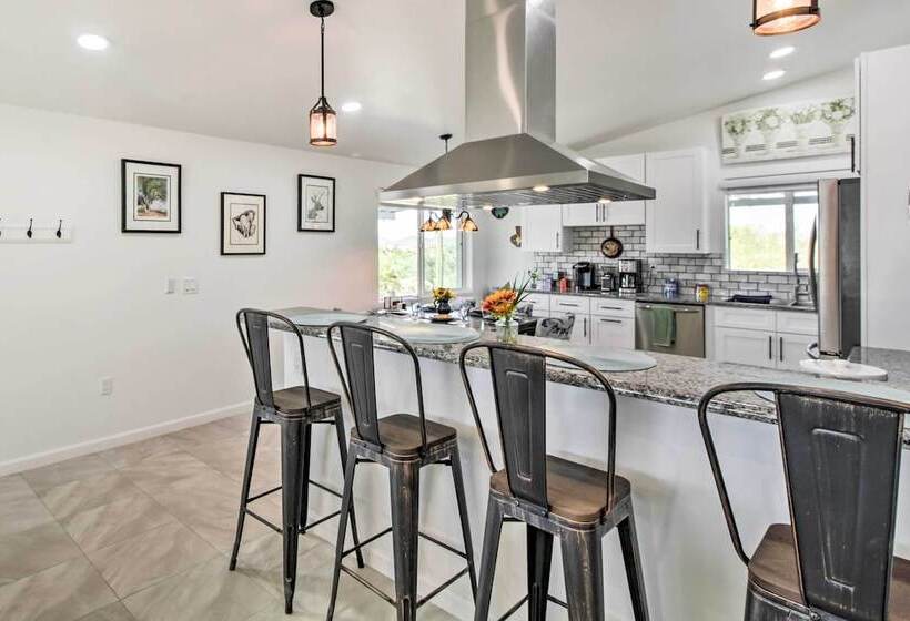 Classy Tucson Escape W/ Fire Pit On 5 Acres!