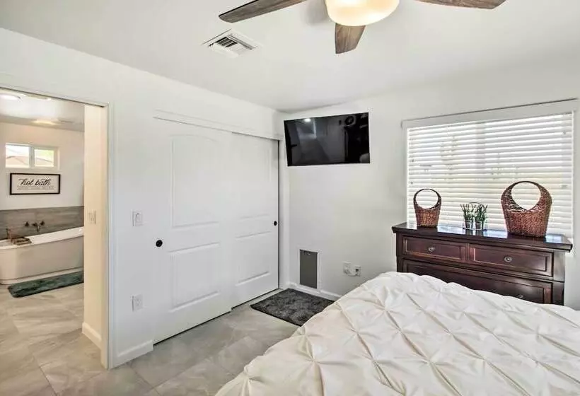 Classy Tucson Escape W/ Fire Pit On 5 Acres!