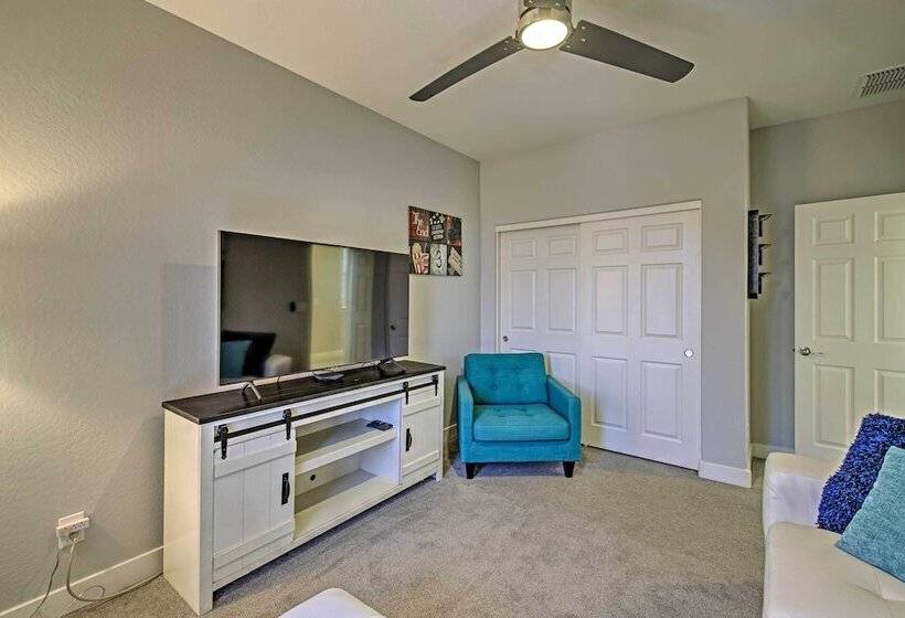 Contemporary Gilbert Home W/ Furnished Patio!