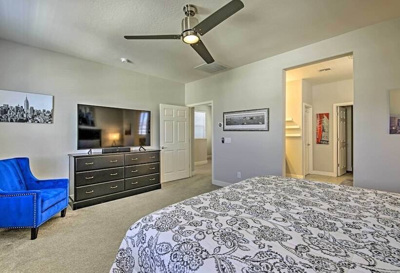 Contemporary Gilbert Home W/ Furnished Patio!