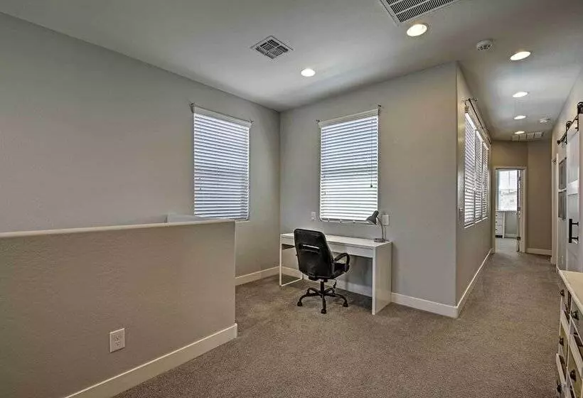 Contemporary Gilbert Home W/ Furnished Patio!