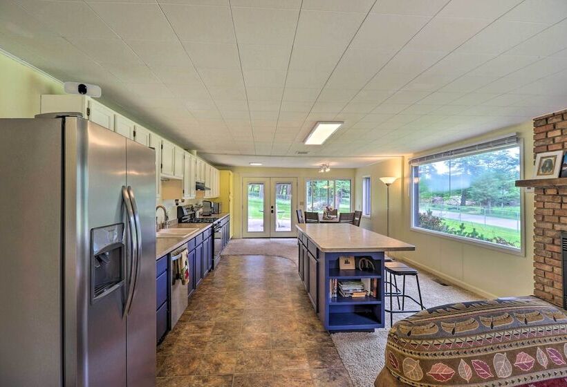 Columbia Falls Home: 14 Mi To Glacier Natl Park!