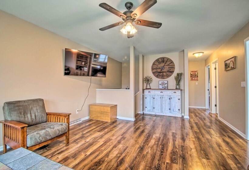 Cozy Silver Lake Retreat W/ Private Hot Tub!