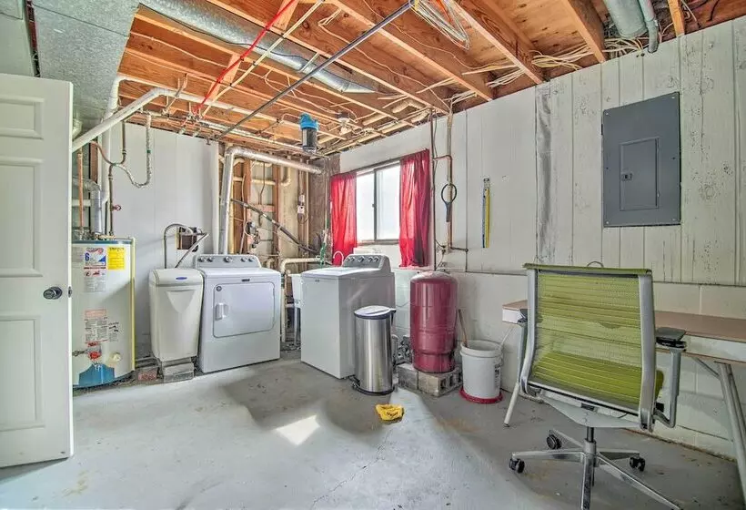 Cozy Silver Lake Retreat W/ Private Hot Tub!