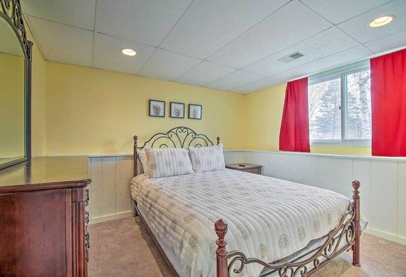 Cozy Silver Lake Retreat W/ Private Hot Tub!